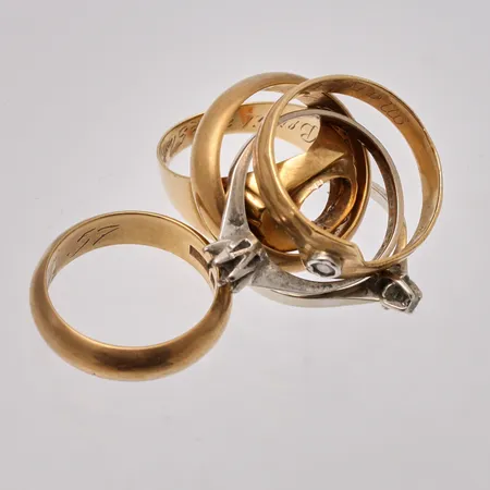 Diverse defekt guld, 18K, vikt 16,6g.