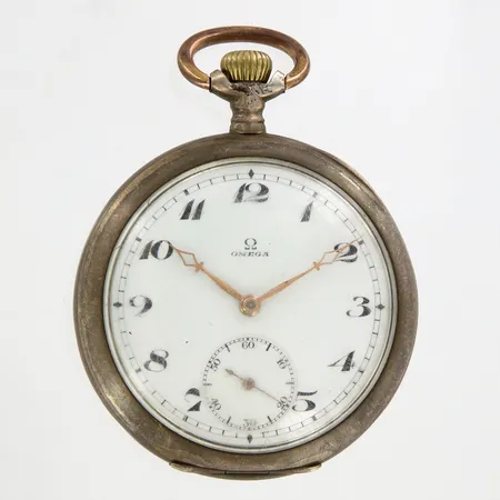 Fickur Omega Ø55mm, silver 800/1000, gravyr, går ej, spricka på glas