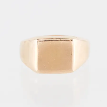 Klackring 18k, stl 14¾mm, bredd 2,5-8,5mm, importstämpel Vikt: 1,6 g