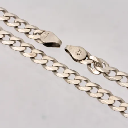 Kedja i silver, 46,5cm, Faceterad pansar, bredd 5,2mm, 925/1000, tillverkad av Svedbom & Co AB, saknar lås, vikt 18,9g.