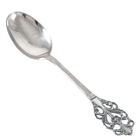 6 mockaskedar i silver (830/1000) av modellen Vikingros. Längd 103 mm, vikt 45,4g.