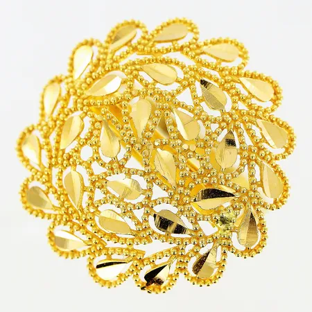 Ring, stl 17¾, bredd 2-24mm, något skev, 21K.   Vikt: 4 g