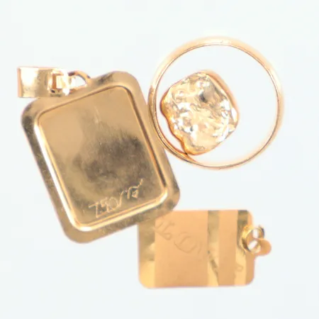 Parti guld defekt, gravyr, 18k Vikt: 6,9 g