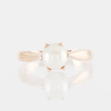 Ring med pärla 18k,storlek 17 mm,bredd 1.8-6 mm. Vikt: 2,2 g