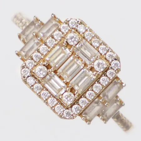 Ring vita stenar, stl 18, skev, 14K  Vikt: 2,7 g