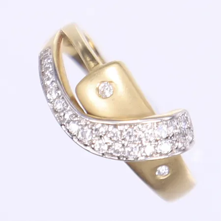 Ring med vita stenar stl 18¼ bredd 2-10mm 14K Vikt: 3,3 g