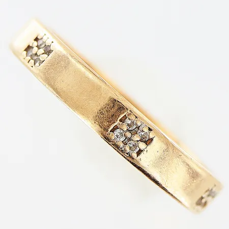 Ring, vita stenar, stl 17¾, bredd 3,5mm, repor, 14K Vikt: 2,9 g