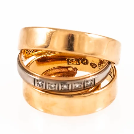 Diverse defekt/graverat guld i 18K. Vikt: 11,2g.