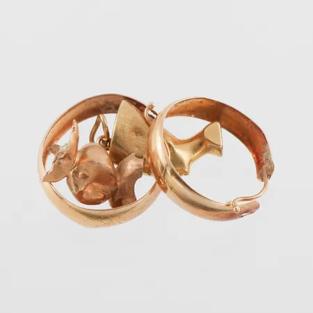 Trasigt guld,orensat tandguld,18k. Vikt: 5,2 g