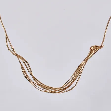 Collier längd ca: 43cm bredd: ca 1-10mm, 18K Vikt: 5,7 g