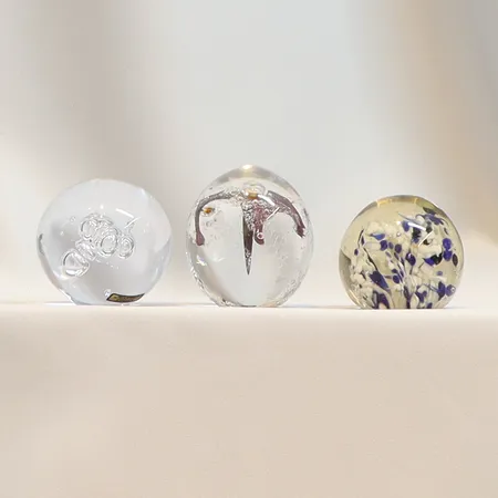 3st Brevpressar höjd 6-8cm med repor, delvis Studio Åhus, Mantorp Skickas med postpaket.