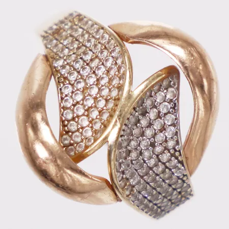 Ring vita stenar, stl 21¼, bredd 3,3-20,8mm, skev skena, stenar saknas, 14K  Vikt: 5 g