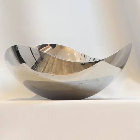 Skål Georg Jensen, Bloom collection, 23cm, rostfritt stål, repig Skickas med paket.