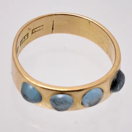 Defekt guld, 18K, bruttovikt 4,93g, ca nettovikt 4g.