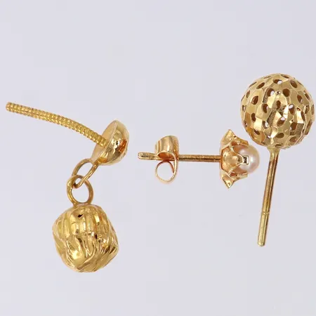 Guldskrot, defekt, 18K.  Vikt: 1,8 g