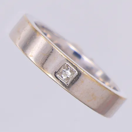 Ring diamant prinsesslipad ca 0,07ct, stl 17¼, vitguld, saknar stämplar, omrodinering, 18K Vikt: 8,2 g
