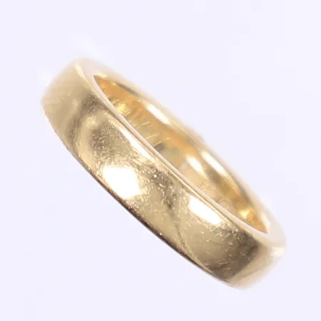 Ring slät stl 15 bredd 4mm gravyr 18K Vikt: 5,6 g Vikt: 5,6 g