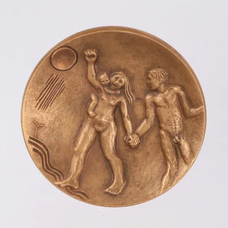 Medalj, Ø60mm, design Marita Norin f 1943, Kvinnoåret 1975, "Historisk identitet är en förutsättning för kvinnors kamp för jämställdhet och frigörelse", brons, Myntverket Skickas med paket.