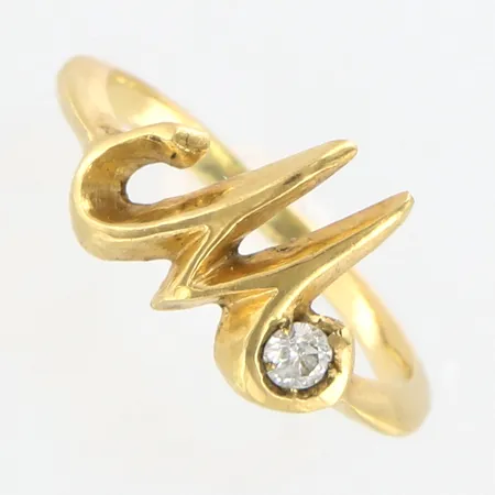 Ring med diamant 1x ca 0,06ct, bokstav "M", stl 16¼, bredd: 1-10mm, 18K Vikt: 3 g