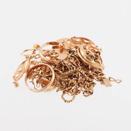 Trasigt, slitet och graverat guld 18k Vikt: 45,3 g