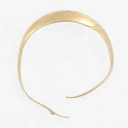 Ring defekt, stl ca 15, bredd. 3-8mm, avklippt skena, 18K Vikt: 1,1 g