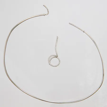 Diverse guld, skadat, syntetiska stenar, vitguld, 14K Vikt: 12,2 g