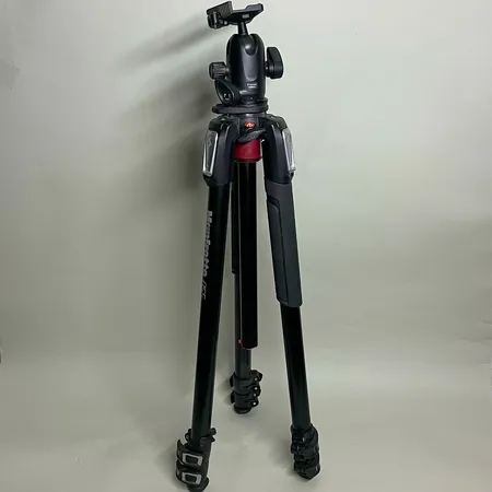 Kamerastativ Manfrotto 055 med 498 RC2, huvud: 498RC2, made in Italy, bruksslitage Skickas med postpaket.