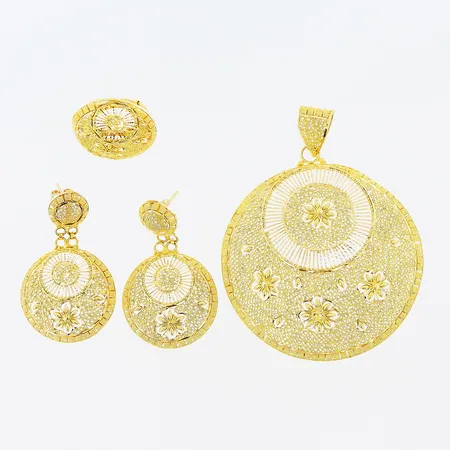 Set med hänge, örhänge samt ring, örhängen 55mm, hänge 88mm, ring med reglerbar storlek, defekter, 21K Vikt: 48,3 g