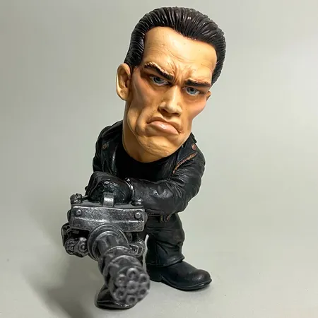 Figur Arnold Schwarzenegger som terminator, 16cm, skramlar, färgbortfall