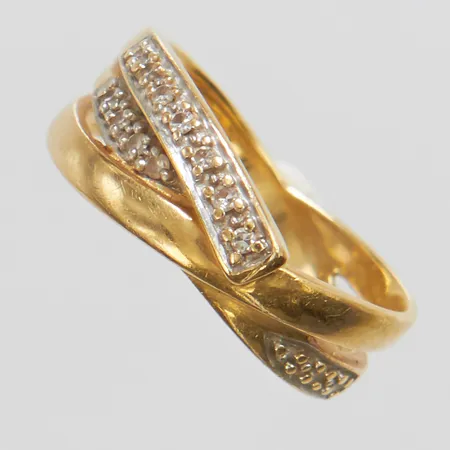 Ring med diamanter 14 x ca.0,005ct, 8/8-slipade, Øca.17, bredd: 3,2-7,2mm, GHA, 18K Vikt: 5,4 g