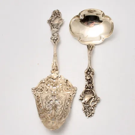 Tårspade och slev i silver, 25cm, 19cm, 830/1000, vikt 134,76g.