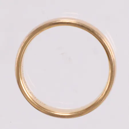 Ring slät stl:15½ gravyr 18K Vikt: 4 g