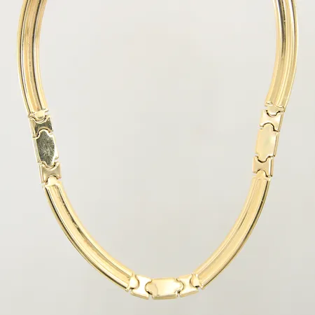 Collier längd 40cm bredd 9,2mm halvstel, slappt lås, repig 18K Vikt: 49,6 g