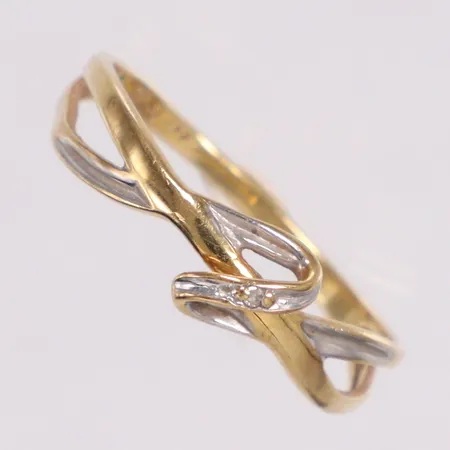 Ring stl:17½ 18K Vikt: 1,4 g