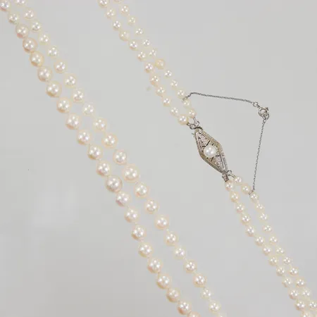Pärlcollier, doserat, 2-radigt, längd ca 46cm, Ø ca 3-7,2mm, omträtt med silkestråd, lås vitguld, 18K Vikt: 0 g