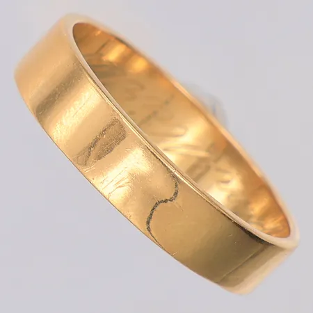 Ring slät stl:18¾, gravyr, 18K Vikt: 4,4 g