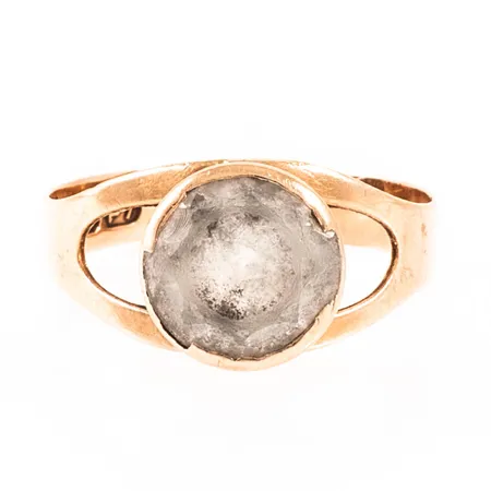 Ring med vit sten, slitage sten och fattning, 14K 1,8g. 