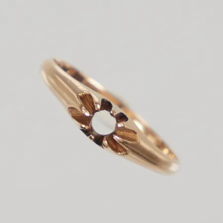 Ring stl:17 bredd 1,7-4,5mm, sten saknas, 18K, Vikt: 1,9 g