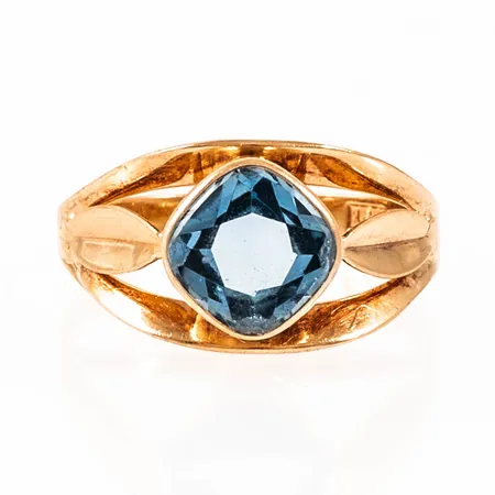Ring med turkos/blå sten stl:17 bredd 2,2-10mm, 18K 2,0g.