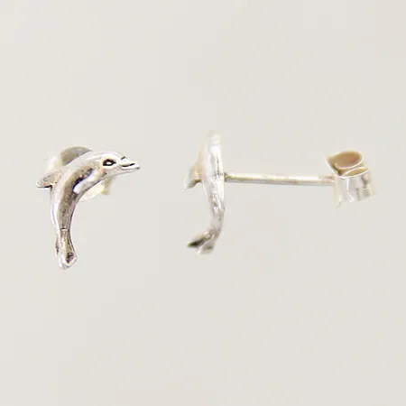 Ett par örhängen med delfiner Ø10mm silver 925/1000 Vikt: 0,8 g