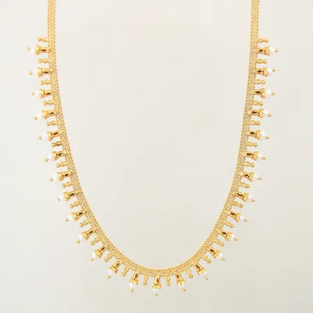 Collier med 27st odlade pärlor längd 36-40cm bredd 3-3,7mm lås i 18K, 22K Vikt: 14,9 g