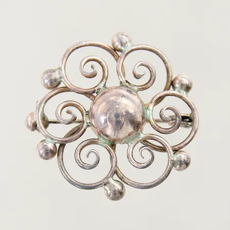 Brosch med dekor Ø33mm Sterling silver 925/1000 Vikt: 5,4 g