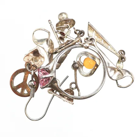 Diverse silversmycken, delvis defekta, 925/1000 silver Vikt: 8,1 g