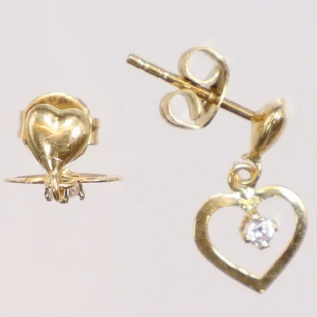 Ett par Örhängen hjärtan med vita stenar 7x12mm 18K Vikt: 0,7 g