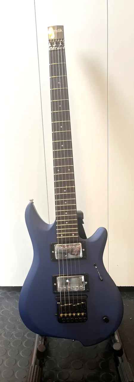 Midi Guitarr LJ102005710 med pedal och mjuk väska Skickas med Bussgods eller PostNord