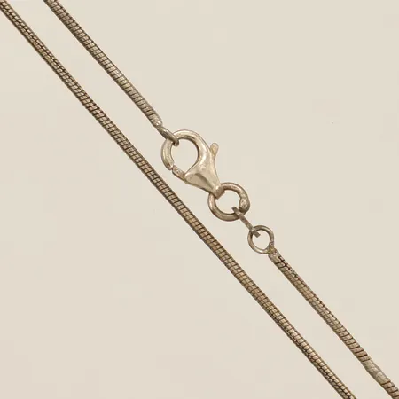 Kedja längd 42cm bredd 1,2mm ojämnheter på länk silver 925/1000 Vikt: 4,9 g