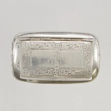 Dosa 4,5-8,0cm, graverad, silver 830/1000, 58,5g.