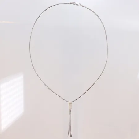 Halscollier, längd 42cm, bredd 1-5mm, 925/1000 silver Vikt: 6,2 g
