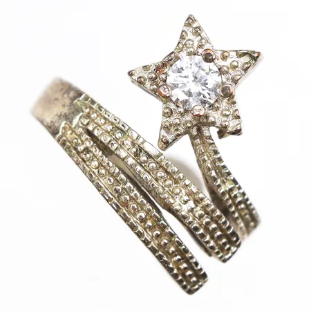 Ring med vita stenar, Stl:17½, bredd: 2,7-19mm, 925/1000 silver Vikt: 5,2 g