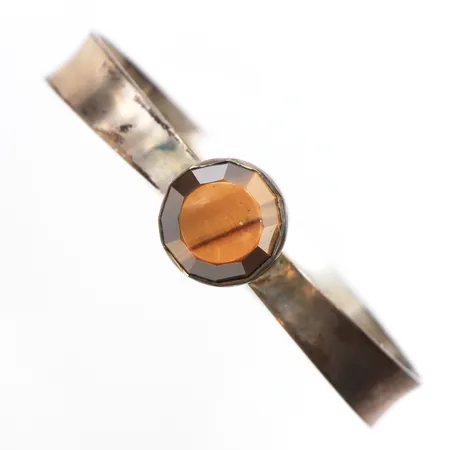 Stelt armband med tigeröga, innermått: 63x55mm, bredd: 11,5mm, Alton 830/1000 silver Vikt: 22,1 g